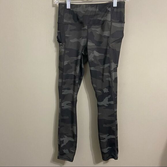 Athleta Sz XS Camo Contender 7/8 Tight Leggings Green 405480-02 Women - Picture 2 of 5